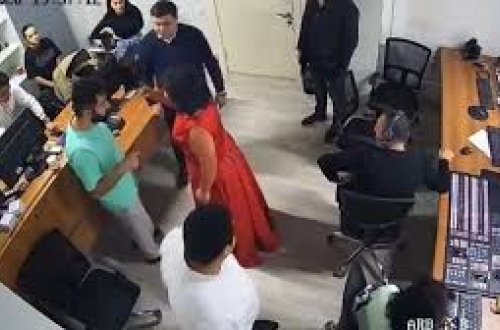 Aşıq Telli ARB-nin əməkdaşına HÜCUM ETDİ - VİDEO