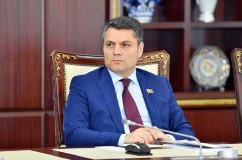 Zəfərin təntənəsi – Konstitusiya və suverenlik