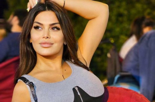 Qumral ilk dəfə canlı oxudu - tənqid olundu - VİDEO