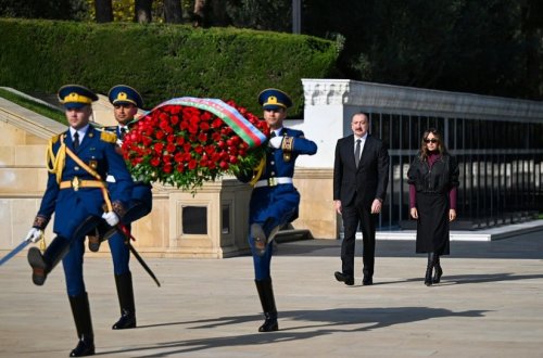 İlham Əliyev və Mehriban Əliyeva Şəhidlər xiyabanını ziyarət ediblər