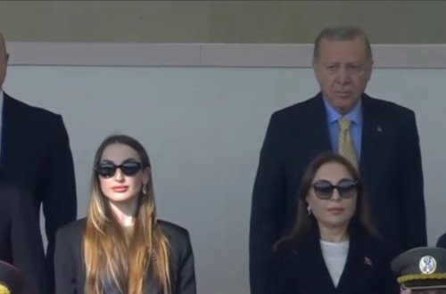 Prezidentin oğlu ilə gəlini hərbi paradda - Foto