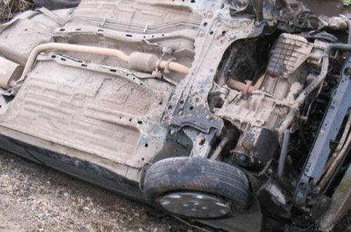 Goranboyda maşın aşdı, sürücü yaralandı