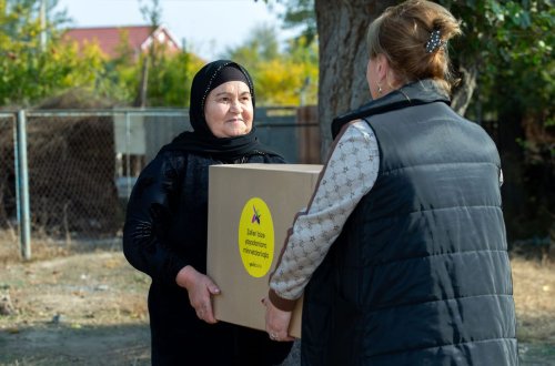 Yelo Bank Xocavənddə yaşayan şəhid ailələrinə Zəfər sovqatı təqdim edib