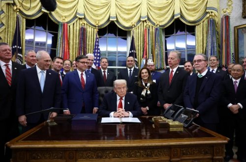 ABŞ-də 43 gün davam edən şatdaun başa çatdı