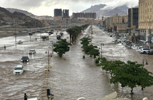 Aramsız yağan yağışlar Məkkənin cənubunda daşqınlara səbəb olub