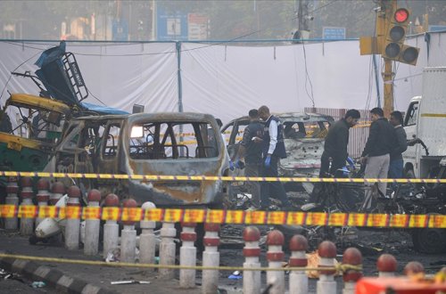 Hindistanın paytaxtında terror hadisəsi olaraq adlandırılan partlayışda ölənlərin sayı 13-ə çatıb