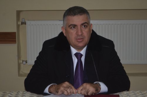 İcra başçısı sakinləri məhkəməyə verdi