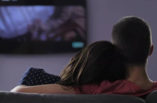 Bakıda sevgilisi ilə hotelə gedən kişi yeməyə görə həbs olundu