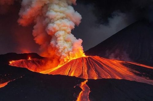 Sakuracima vulkanı püskürdü