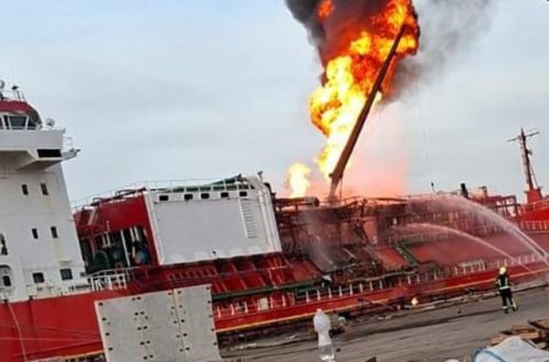 Ukraynada Türkiyə bayraqlı gəmi vuruldu: 16 türk xilas edildi 