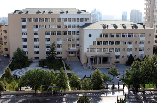 Bakı Biznes Universitetinin tələbələri diplomlarını ala bilmir - 