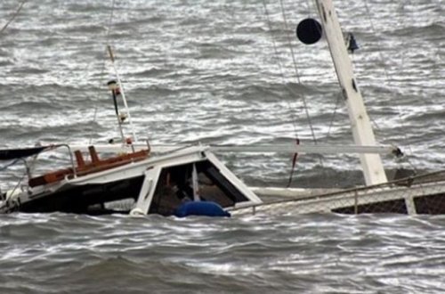 Qayıq batdı, 64 nəfər itkin düşdü