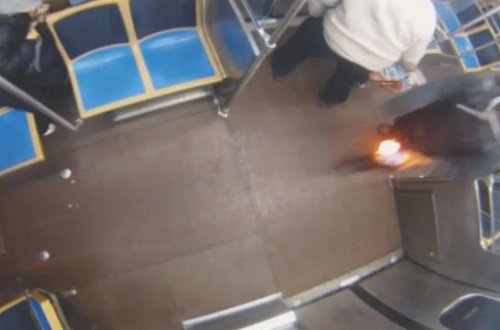 Qatarda qadını yandırdığı iddia edilən şübhəli federal terrorizmdə ittiham olunub