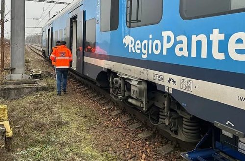 Çexiyada iki sərnişin qatarı toqquşub