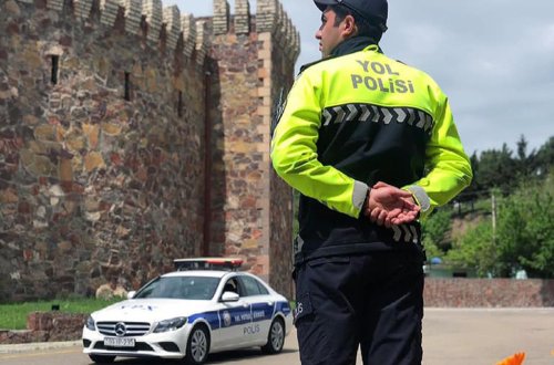 Yol polisi həftəsonu səfərə çıxan sürücülərə müraciət edib