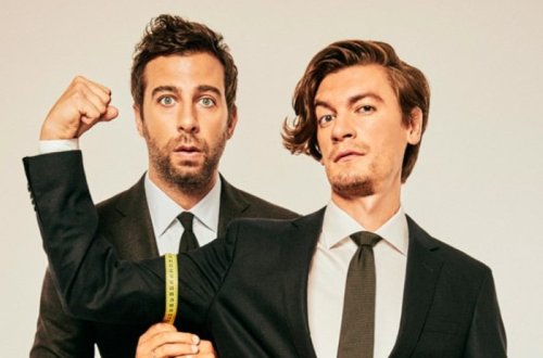 İçində məşhurların olduğu təyyarə təcili eniş etdi