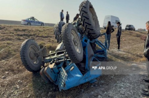Ucarda traktorla maşın toqquşub, xəsarət alanlar var - FOTO
