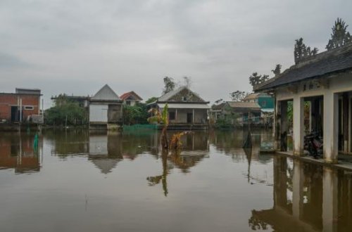 Vyetnamda daşqınlar nəticəsində ölənlərin sayı 90-a çatıb