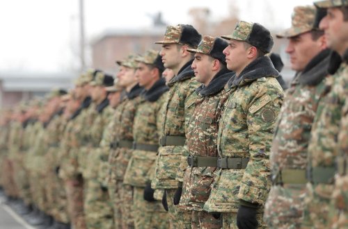 Ermənistanda hərbi xidmətin müddəti azaldılır