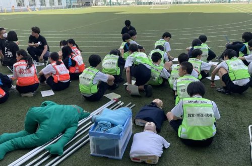 Yaponiyada uşaqlar zəlzələ təlimi alırlar