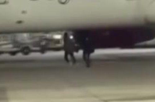 Almaniyada təyyarəyə gecikən sərnişinlər uçuş-enmə zolağına qaçıblar