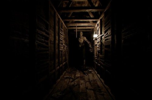 Bakıda qorxu evinə gedən 15 yaşlı qız xəsarət aldı - Alnına 11 tikiş qoyuldu