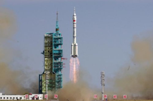 Çinin zədələnmiş personal daşıyıcısı insansız Yerə dönəcək