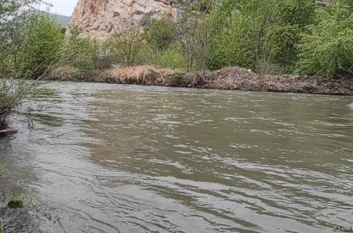 Bərdədə müəllim qızını xilas edərkən kanalda boğulub öldü