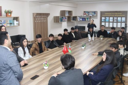 “Gənclər danışır” layihəsi: Gənclər üçün yeni onlayn platforma istifadəyə verildi