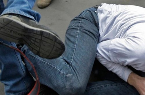 Neftçalada oğul 70 yaşlı atasını döydü