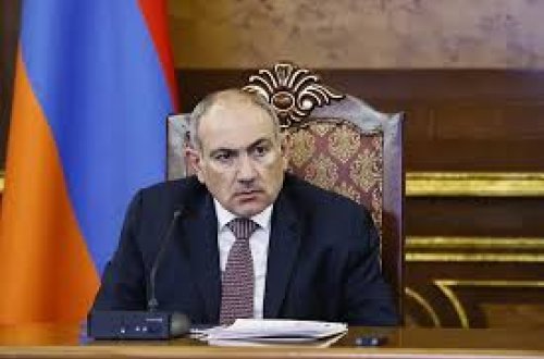 Paşinyan Erməni Apostol Kilsəsinin yenilənmə planını təqdim etdi