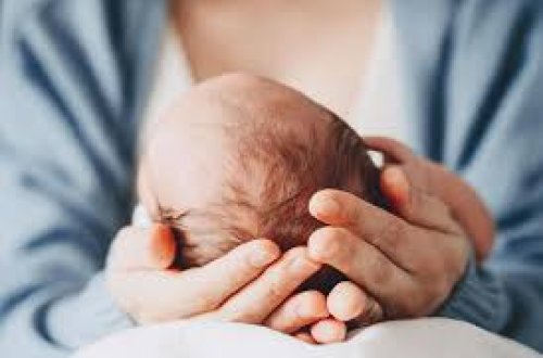 Rusiyada gənc ana körpəsini boğaraq öldürüb