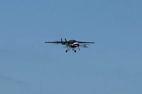 ABŞ-da təyyarə hərəkət edən avtomobillə toqquşub