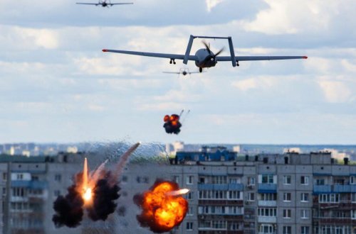 Moskvaya kütləvi dron hücumu oldu