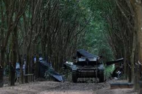 Trampın atəşkəs elanına baxmayaraq Tailand və Kamboca arasında döyüşlər gedir