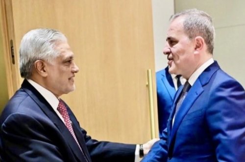 Azərbaycan və Pakistan XİN rəhbərləri regional məsələləri müzakirə ediblər