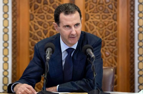 Sürgündə olan Əsəd göz həkimliyinə geri qayıdır