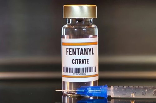 Tramp fentanili “kütləvi qırğın silahı” elan edən sərəncam imzalayıb