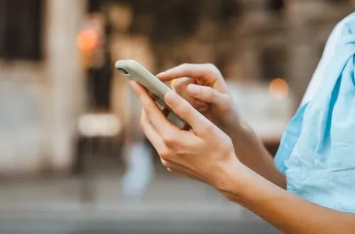 Bu kənddə hətta cib telefonu gəzdirmək belə qadağandır