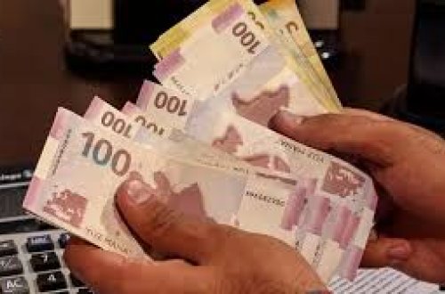 Liseyin 131 min manatını mənimsəyən direktor: 