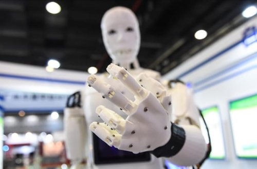 Rəqs edən insanabənzər robotlar geniş rəğbət qazandı