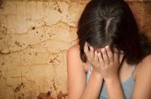 Azərbaycanda 13 yaşlı qız bibisinin ərindən hamilə qaldı