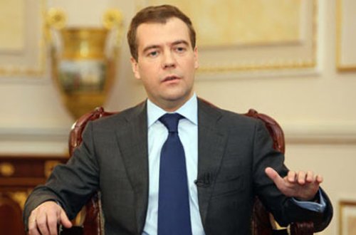 Medvedev Prezident İlham Əliyevə təbrik məktubu ünvanlayıb