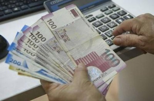 Bakıda müəllimlər 1088 manat maaş alırlar - RƏSMİ