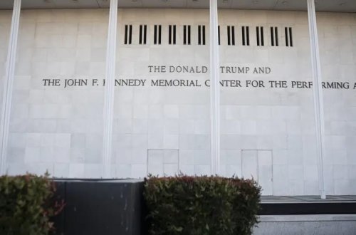 Tramp adı Vaşinqtondakı Kennedi Mərkəzinə əlavə edilib