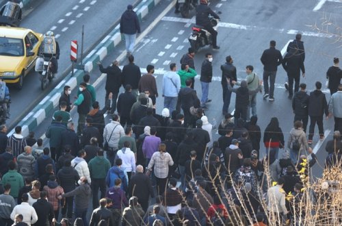 İran etirazlarında ölənlərin sayı artır: 18 nəfər ölüb, yüzlərlə insan həbs edilib
