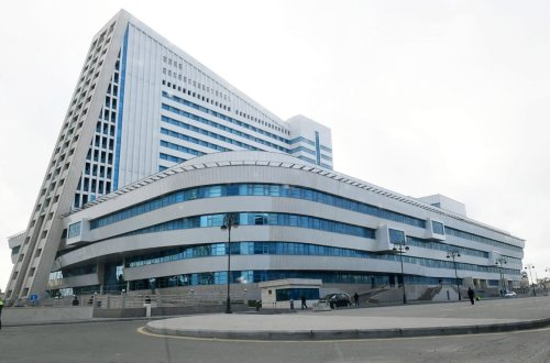 Xəstənin ölümündə təqsirləndirilən həkim barəsində cinayət işinin ibtidai istintaqı tamamlanıb