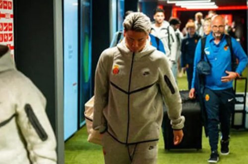 Futbolçular Maduronun idman paltarını geyinərək stadiona gəliblər