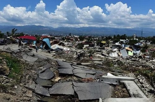 İndoneziya sahillərində 6,5 bal gücündə zəlzələ baş verib