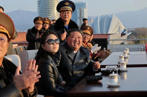 Kim Çen In bütün cangüdənlərini dəyişib